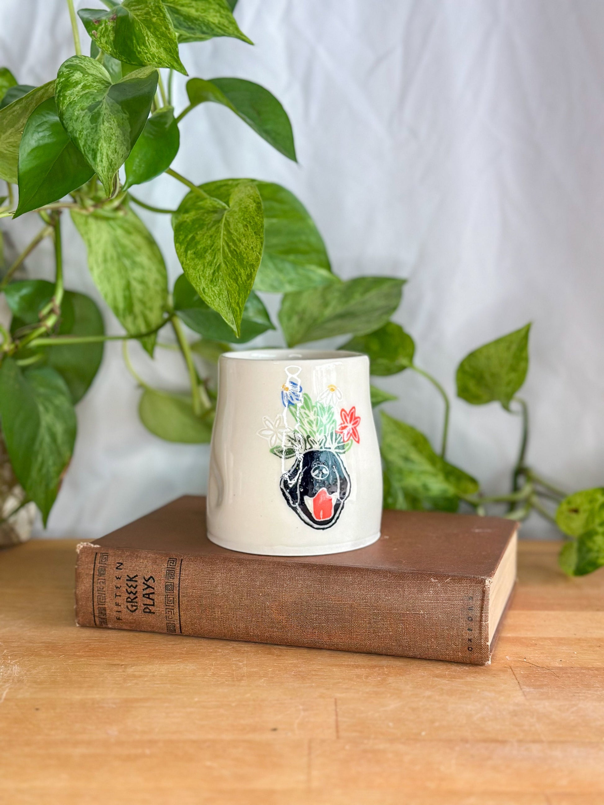 black lab with flowers on white tumbler