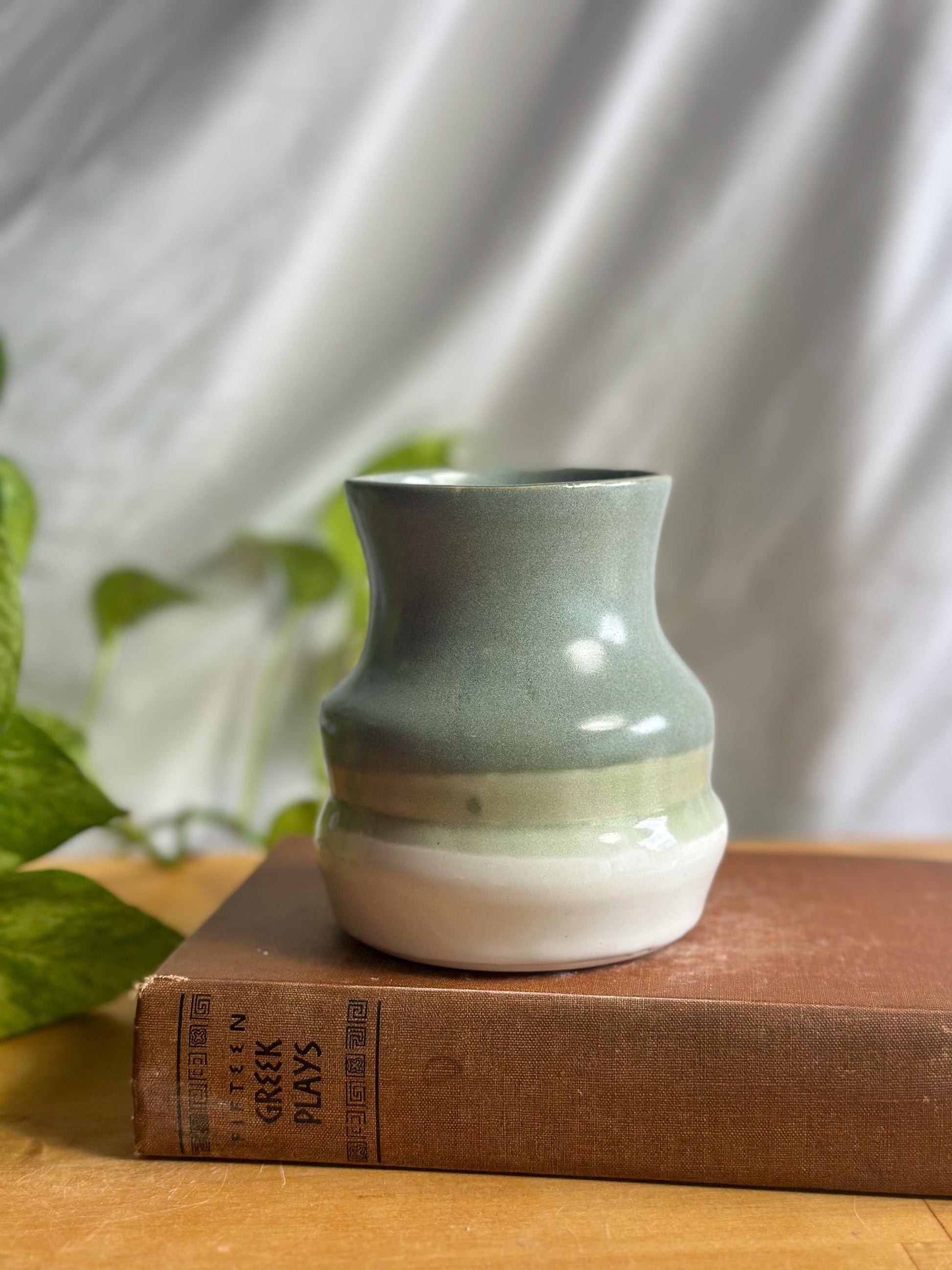 Porcelain Bud Vase – Coastal-Inspired