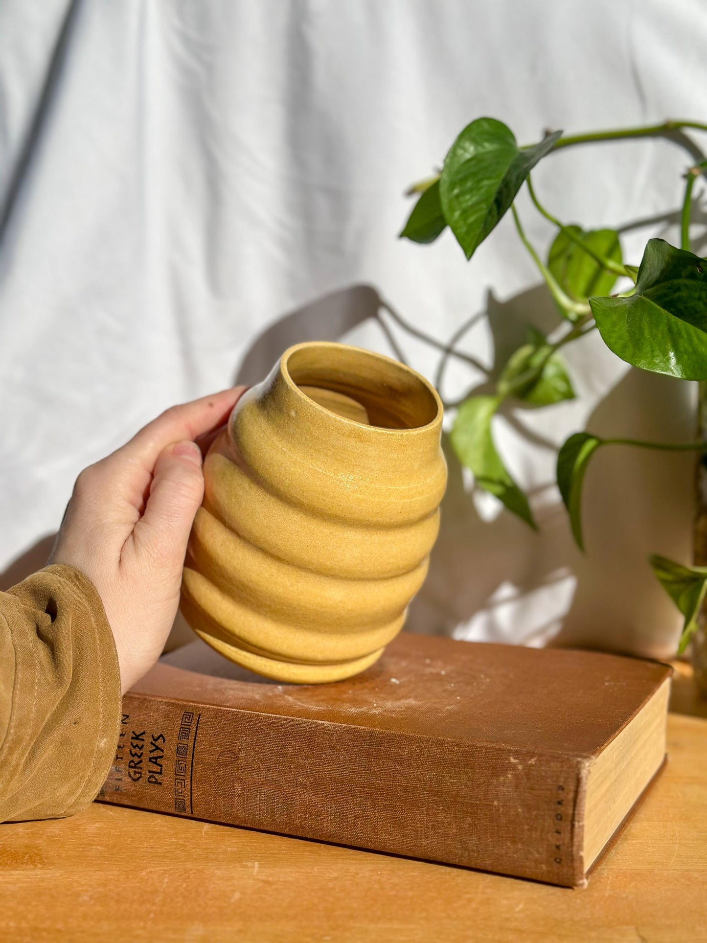 Wavy Ceramic Vase – Honey Pot Inspired